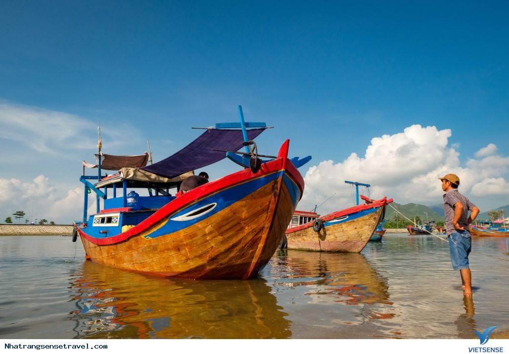 Khám Phá Vẻ Đẹp Hút Hồn Du Khách Ở Đảo Hòn Lớn - Ảnh 7 Khám Phá Vẻ Đẹp Hút Hồn Du Khách Ở Đảo Hòn Lớn - Ảnh 7