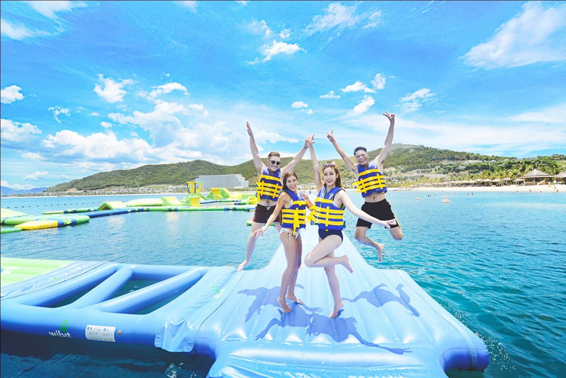 Thỏa Thích Vui Chơi Tại Vịnh Phao Nổi Lớn Nhất Thế Giới ở Nha Trang - Ảnh 7 Thỏa Thích Vui Chơi Tại Vịnh Phao Nổi Lớn Nhất Thế Giới ở Nha Trang - Ảnh 7