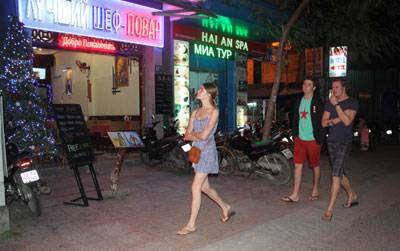 Phố Tây Ba Lô Ở Nha Trang Phố Tây Ba Lô Ở Nha Trang