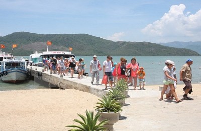 Thành phố Nha Trang: Phối hợp tốt nhất phục vụ khách Du Lịch tham quan. Thành phố Nha Trang: Phối hợp tốt nhất phục vụ khách Du Lịch tham quan.