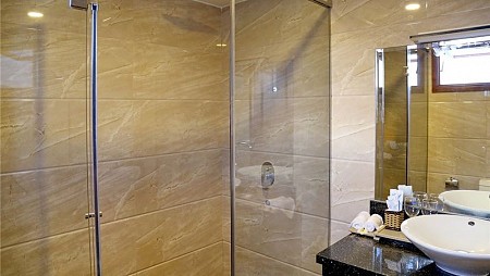 Khách Sạn Apus Nha Trang