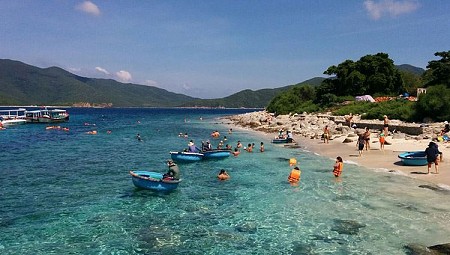 chương trình 1 Ngày 3 Đảo: VỊNH SAN HÔ - LÀNG CHÀI - RESORT HÒN TẰM