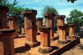 VNT 17.  Danh Thắng Phố Biển Nha Trang