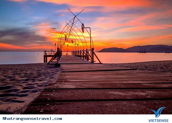 Hòn Chồng, Hòn Vợ – Điểm ngắm hoàng hôn tuyệt diệu