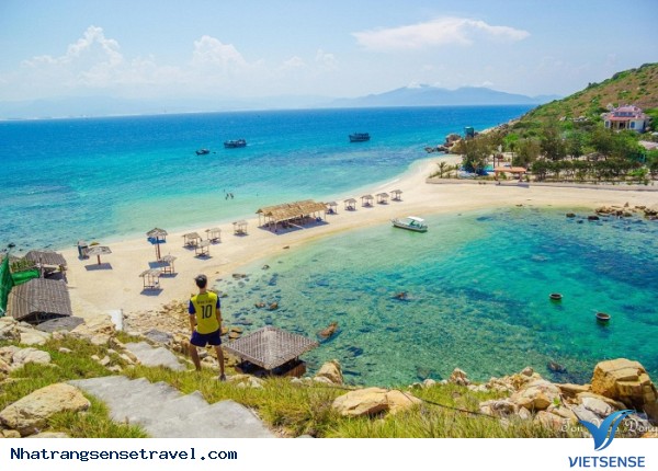 Hòn Nội Đảo Yên - Đẹp Ấn Tượng Với Bãi Tắm Đôi - Ảnh 1