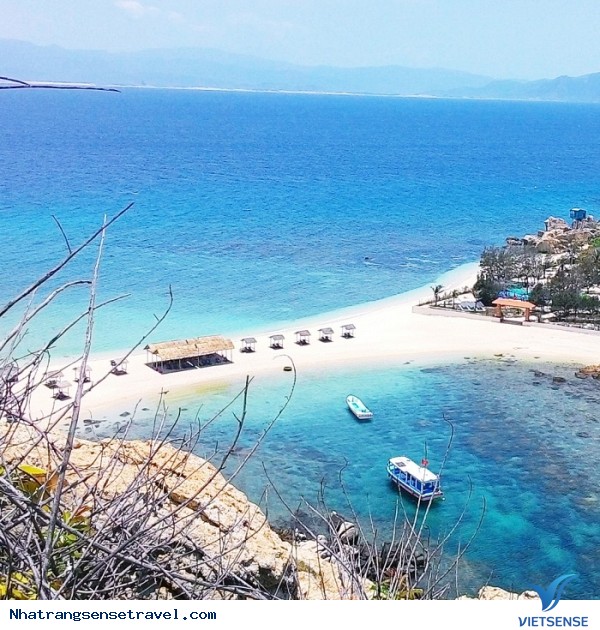 Hòn Nội Đảo Yên - Đẹp Ấn Tượng Với Bãi Tắm Đôi - Ảnh 2