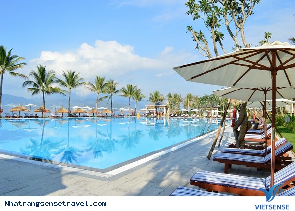 Tháng 7 biển vẫy gọi những điểm đến đẹp như mơ tại Nha Trang - Ảnh 1 Tháng 7 biển vẫy gọi những điểm đến đẹp như mơ tại Nha Trang - Ảnh 1