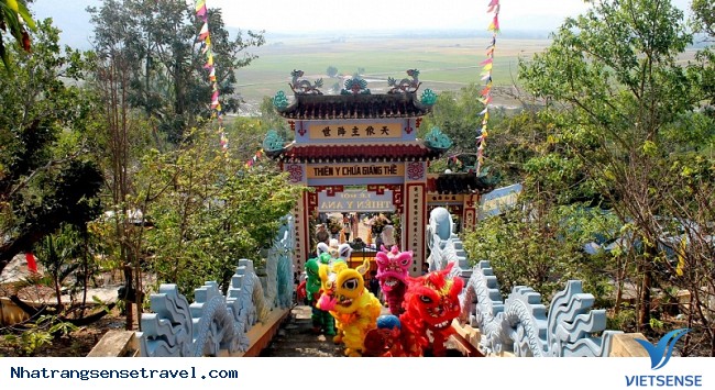 Di tích Am Chúa gắn liền với lịch sử - Ảnh 1 Di tích Am Chúa gắn liền với lịch sử - Ảnh 1