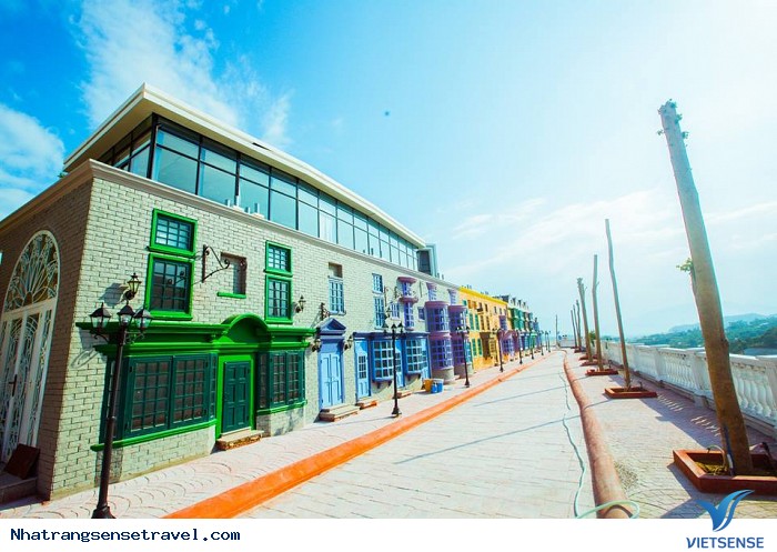 Check in tại ‘’cầu thang xoắn trắng’’ đẹp tựa nấc thang lên thiên đường - Ảnh 3 Check in tại ‘’cầu thang xoắn trắng’’ đẹp tựa nấc thang lên thiên đường - Ảnh 3