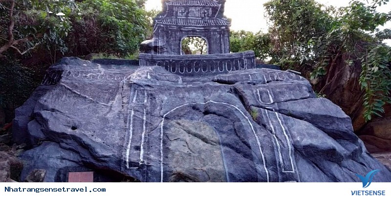 Chi tiết kiến trúc tàu ngầm Nha Trang - Ảnh 3 Chi tiết kiến trúc tàu ngầm Nha Trang - Ảnh 3