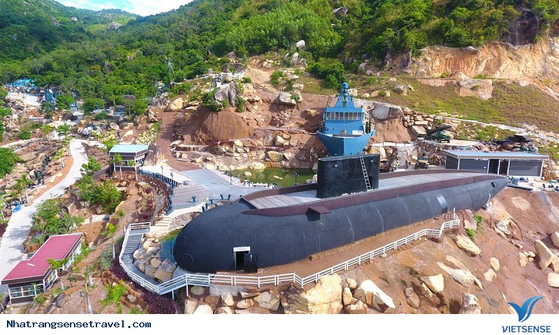 Chi tiết kiến trúc tàu ngầm Nha Trang - Ảnh 1 Chi tiết kiến trúc tàu ngầm Nha Trang - Ảnh 1