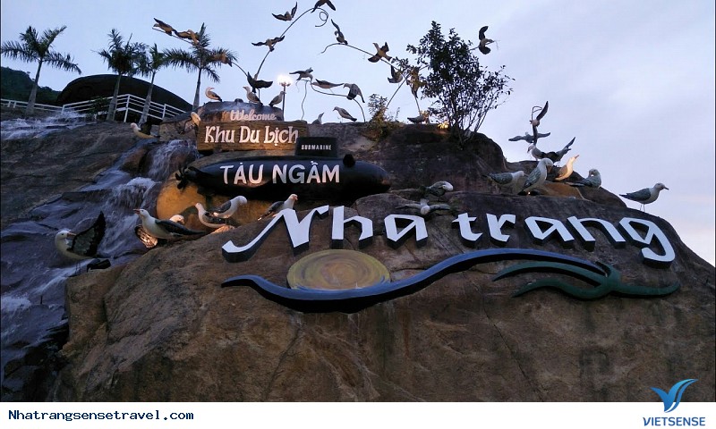 Chi tiết kiến trúc tàu ngầm Nha Trang - Ảnh 2 Chi tiết kiến trúc tàu ngầm Nha Trang - Ảnh 2