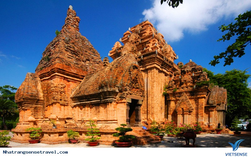 Khu di tích cổ đại Tháp Bà Ponagar hút khách thăm quan Nha Trang trong những tháng đầu năm - Ảnh 4