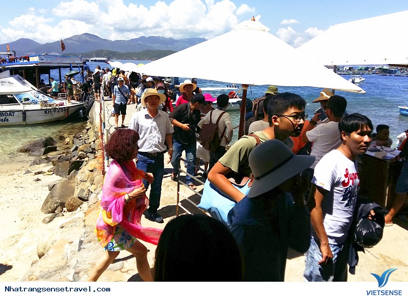 Lượng khách thăm quan Nha Trang Bắt Đầu Tăng Mạnh - Ảnh 1 Lượng khách thăm quan Nha Trang Bắt Đầu Tăng Mạnh - Ảnh 1