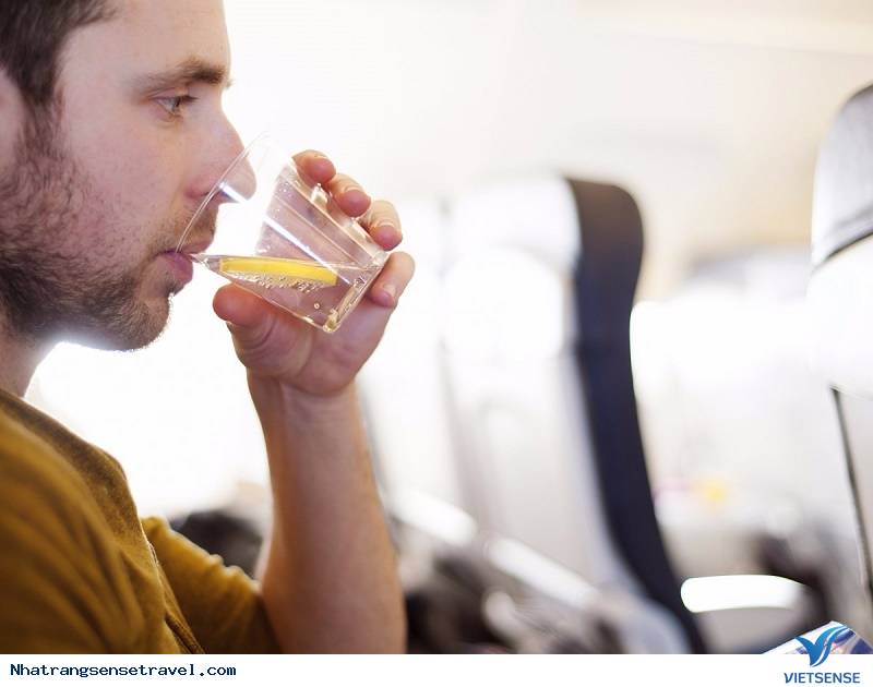 12 Lời Khuyên Nhỏ Giúp Bạn Đảm Bảo Sức Khỏe Khi Đi Máy Bay - Ảnh 3