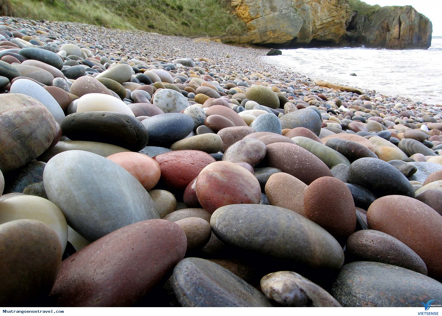 2. Bãi tắm Bãi Sỏi 2. Bãi tắm Bãi Sỏi