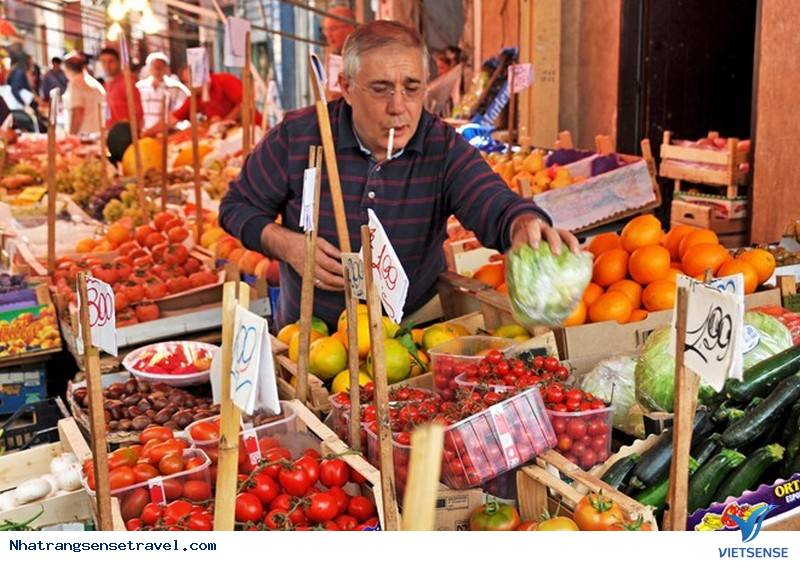 Ra khỏi trung tâm