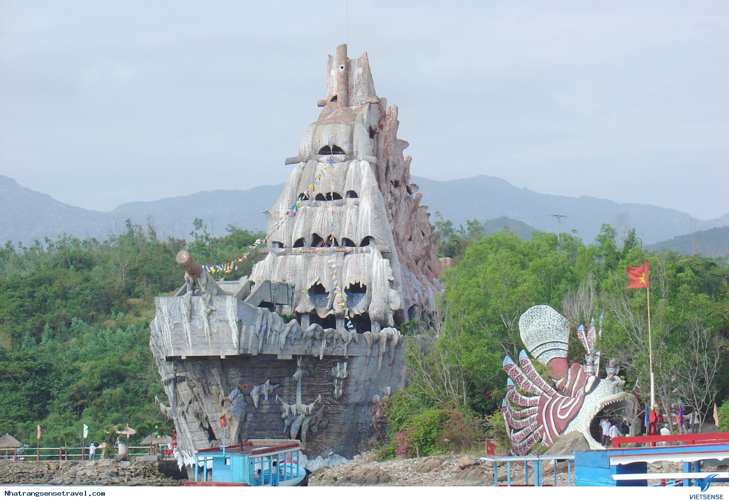 Chiêm ngưỡng thiên nhiên Nha Trang tươi đẹp từ thủy cung Trí Nguyên