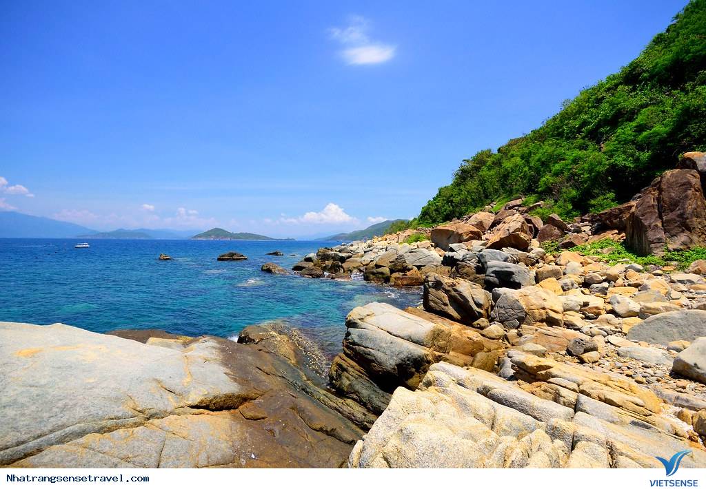 Đảo Hòn Mun nằm ở đâu?