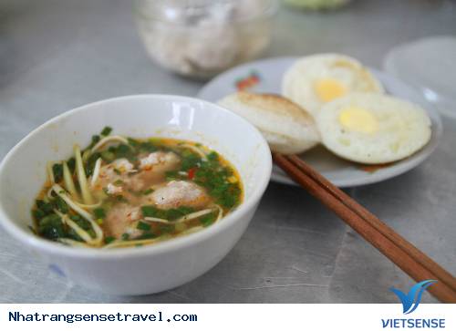 Đến Nha Trang Nhớ Ghé Tiệm Bánh Căn Nhỏ Chỉ Mở Vào Buổi Sáng - Ảnh 1 Đến Nha Trang Nhớ Ghé Tiệm Bánh Căn Nhỏ Chỉ Mở Vào Buổi Sáng - Ảnh 1