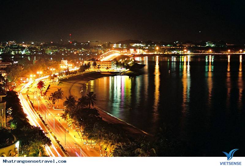 Đẹp Mê Hồn Biển Đêm Nha Trang - Ảnh 1