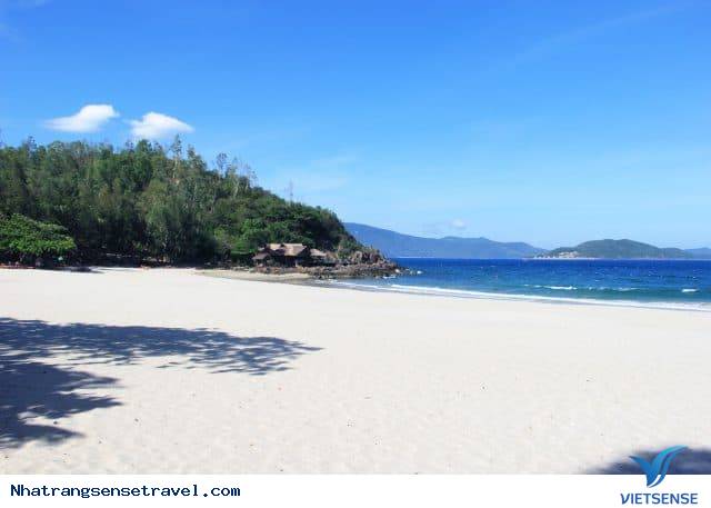 Đôi nét về bãi biển Nhũ Tiên - Ảnh 1 Đôi nét về bãi biển Nhũ Tiên - Ảnh 1