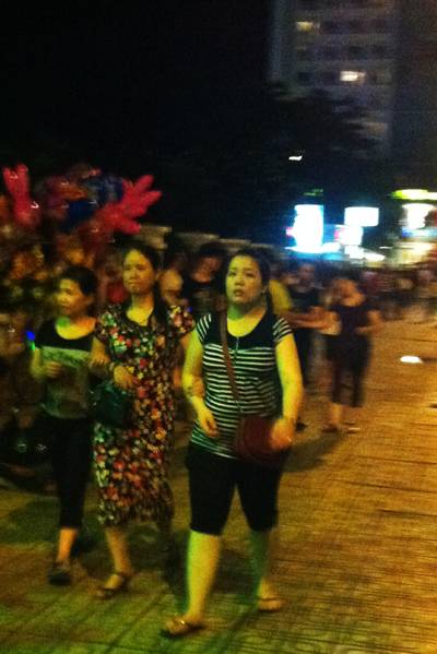 khách thăm quan Đổ Về Nha Trang Dịp Nghỉ Lễ - Ảnh 5