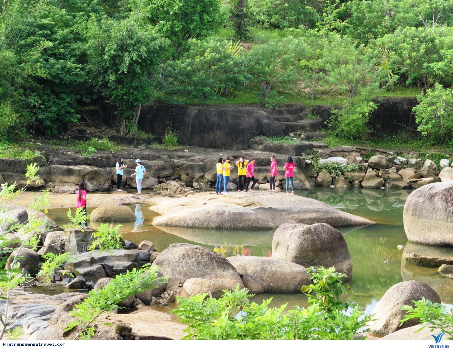 hành trình suối Thạch Lâm ăn uống ở đâu? hành trình suối Thạch Lâm ăn uống ở đâu?
