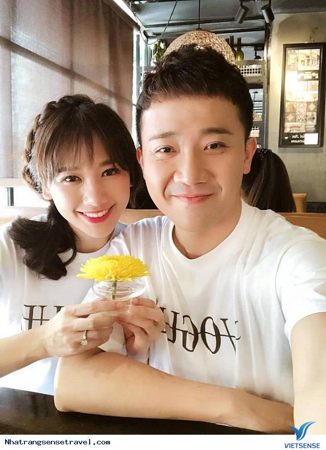 Gia đình Hàn – Việt: Trấn Thành với Hari Won chia phe cổ vũ bán kết ASIAD 2018 - Ảnh 3 Gia đình Hàn – Việt: Trấn Thành với Hari Won chia phe cổ vũ bán kết ASIAD 2018 - Ảnh 3