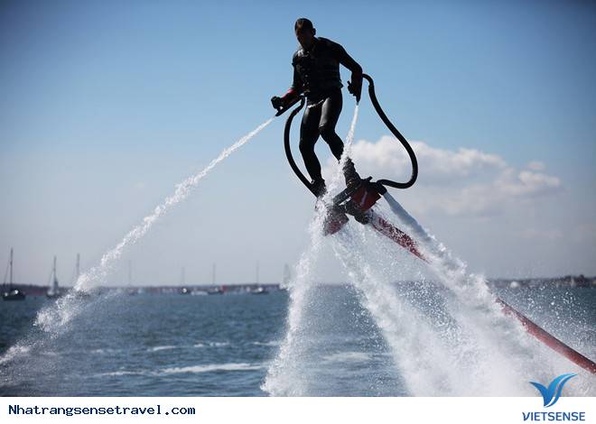 Hấp Dẫn Trò Chơi Mạo Hiểm Flyboard Tại Nha Trang - Ảnh 1