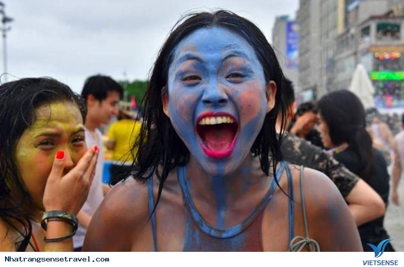 khách thăm quan Hào Hứng Tham Gia Lễ Hội Bùn Ở Hàn Quốc - Ảnh 1 khách thăm quan Hào Hứng Tham Gia Lễ Hội Bùn Ở Hàn Quốc - Ảnh 1