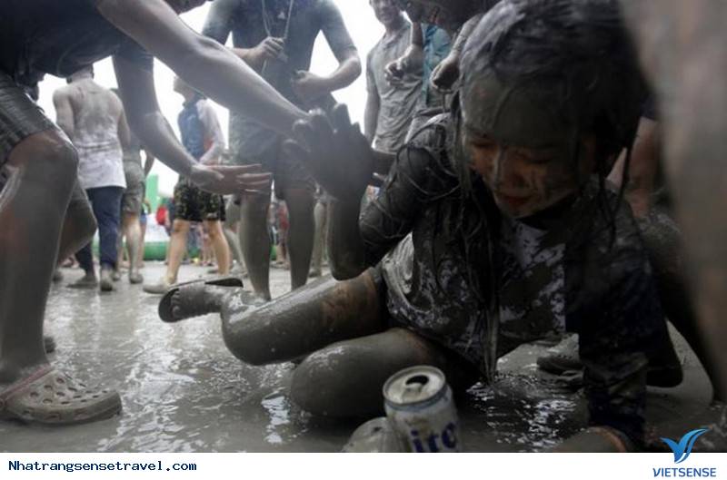 khách thăm quan Hào Hứng Tham Gia Lễ Hội Bùn Ở Hàn Quốc - Ảnh 7 khách thăm quan Hào Hứng Tham Gia Lễ Hội Bùn Ở Hàn Quốc - Ảnh 7