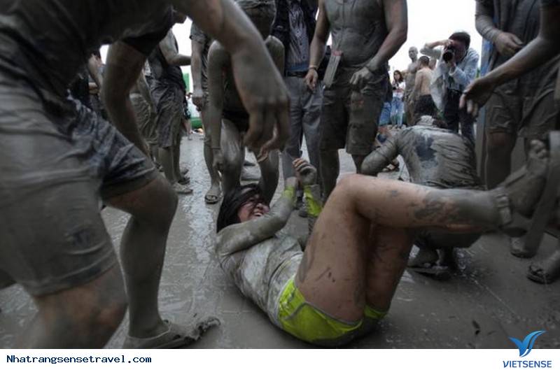 khách thăm quan Hào Hứng Tham Gia Lễ Hội Bùn Ở Hàn Quốc - Ảnh 6 khách thăm quan Hào Hứng Tham Gia Lễ Hội Bùn Ở Hàn Quốc - Ảnh 6