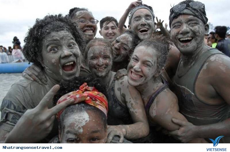 khách thăm quan Hào Hứng Tham Gia Lễ Hội Bùn Ở Hàn Quốc - Ảnh 12 khách thăm quan Hào Hứng Tham Gia Lễ Hội Bùn Ở Hàn Quốc - Ảnh 12