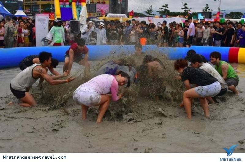 khách thăm quan Hào Hứng Tham Gia Lễ Hội Bùn Ở Hàn Quốc - Ảnh 4 khách thăm quan Hào Hứng Tham Gia Lễ Hội Bùn Ở Hàn Quốc - Ảnh 4
