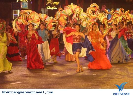 Lễ Hội Đường Phố Nha Trang – Biển Gọi Giữa Lòng Nha Trang Sôi Động3 Lễ Hội Đường Phố Nha Trang – Biển Gọi Giữa Lòng Nha Trang Sôi Động