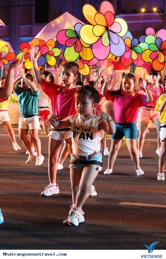 Lễ Hội Đường Phố Nha Trang – Biển Gọi Giữa Lòng Nha Trang Sôi Động6 Lễ Hội Đường Phố Nha Trang – Biển Gọi Giữa Lòng Nha Trang Sôi Động