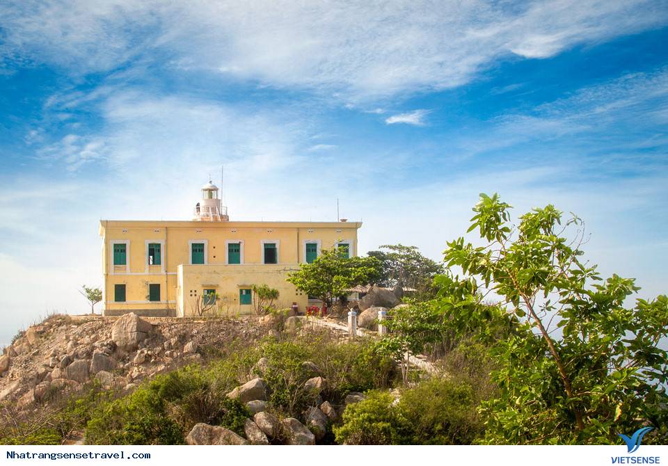 Nha Trang đẹp đến nao lòng khi nhìn từ hải đăng Hòn Lớn - Ảnh 6 Nha Trang đẹp đến nao lòng khi nhìn từ hải đăng Hòn Lớn - Ảnh 6