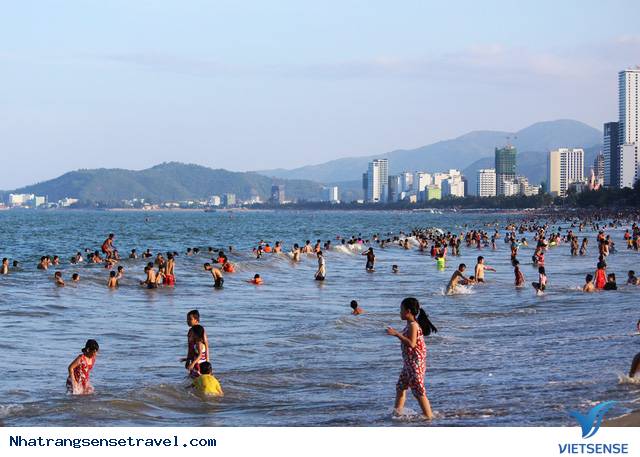 Nha Trang Đông Nghịt khách thăm quan 2 Ngày Lễ 30/4 - 1/5 - Ảnh 7 Nha Trang Đông Nghịt khách thăm quan 2 Ngày Lễ 30/4 - 1/5 - Ảnh 7