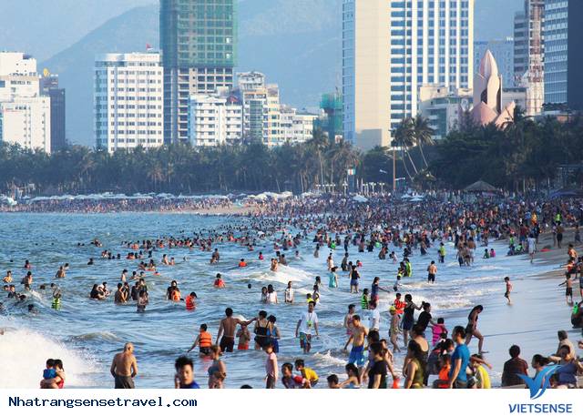 Nha Trang Đông Nghịt khách thăm quan 2 Ngày Lễ 30/4 - 1/5 - Ảnh 6 Nha Trang Đông Nghịt khách thăm quan 2 Ngày Lễ 30/4 - 1/5 - Ảnh 6