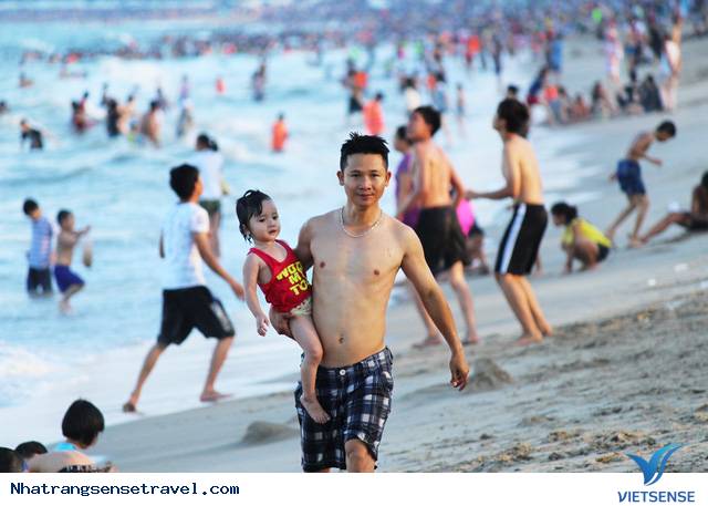 Nha Trang Đông Nghịt khách thăm quan 2 Ngày Lễ 30/4 - 1/5 - Ảnh 4 Nha Trang Đông Nghịt khách thăm quan 2 Ngày Lễ 30/4 - 1/5 - Ảnh 4