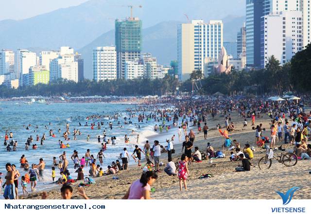 Nha Trang Đông Nghịt khách thăm quan 2 Ngày Lễ 30/4 - 1/5 - Ảnh 1 Nha Trang Đông Nghịt khách thăm quan 2 Ngày Lễ 30/4 - 1/5 - Ảnh 1