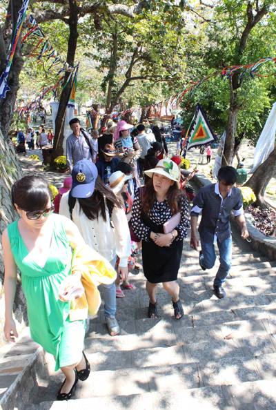 Nha Trang: Hàng Nghìn Lữ khách
 Đổ Về Các điểm thăm quan - Ảnh 3 Nha Trang: Hàng Nghìn Lữ khách
 Đổ Về Các điểm thăm quan - Ảnh 3