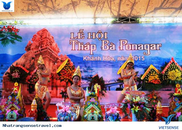 Nha Trang Khai Mạc Lễ Hội Tháp Bà Pornagar Năm 2015 - Ảnh 1 Nha Trang Khai Mạc Lễ Hội Tháp Bà Pornagar Năm 2015 - Ảnh 1