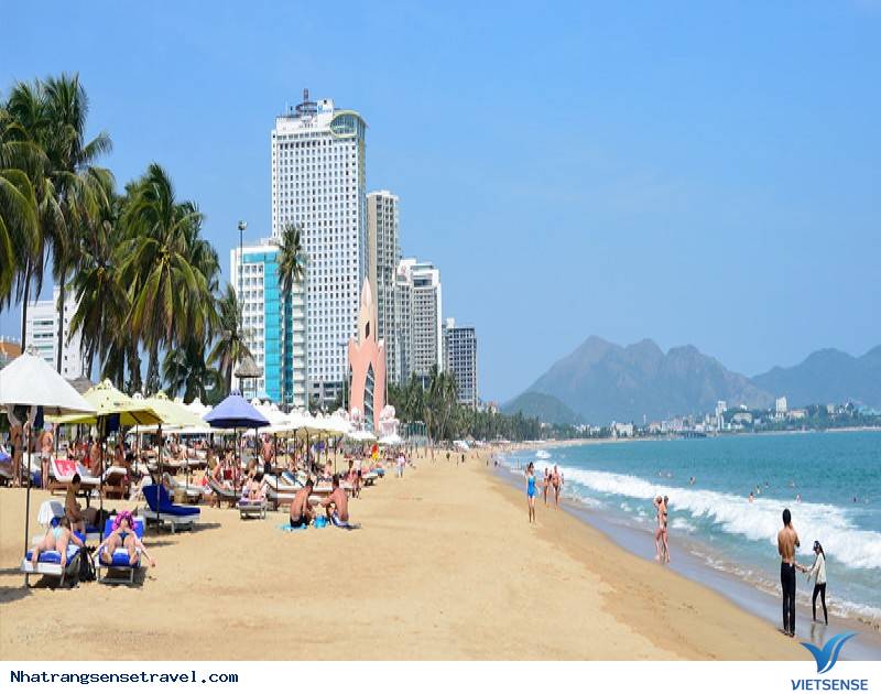 Giày thể thao đi núi, dép đi trên cát Giày thể thao đi núi, dép đi trên cát