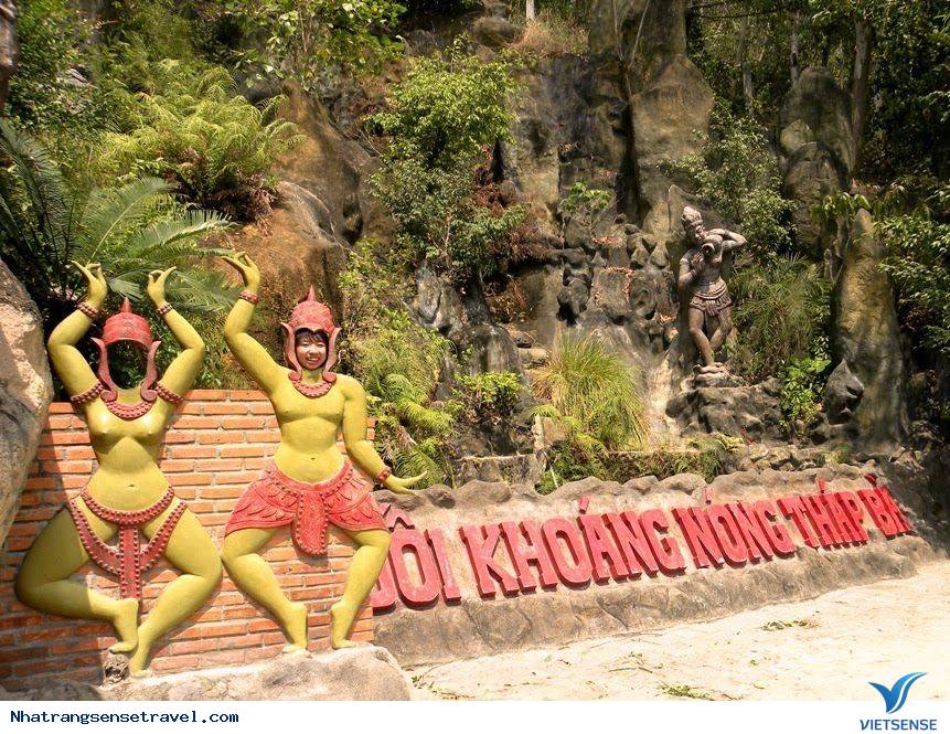 Suối khoáng nóng Tháp Bà - Ảnh 2