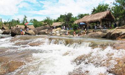 Waterland Suối Thạch Lâm Tổ Chức Nhiều Cuộc Thi Hấp Dẫn Dịp 30/4 - Ảnh 1 Waterland Suối Thạch Lâm Tổ Chức Nhiều Cuộc Thi Hấp Dẫn Dịp 30/4 - Ảnh 1